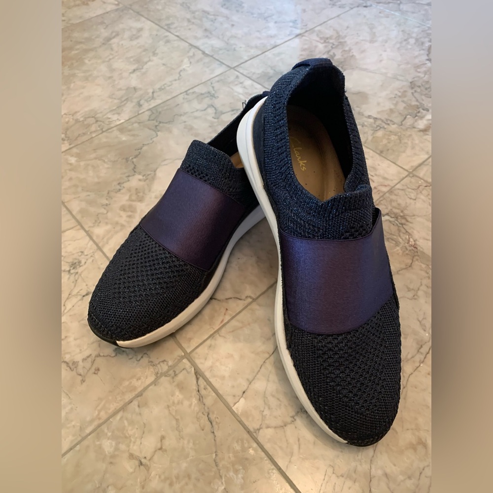 Clarks Women's Un Rio Knit Slide-on Sneakers, Navy Combi Sparkle Sz 7